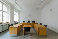 Bild zeigt den Blick in einen der Sitzungssäle des Arbeitsgerichts Stuttgart Bild zeigt den Blick in einen der Sitzungssäle des Arbeitsgerichts Stuttgart
